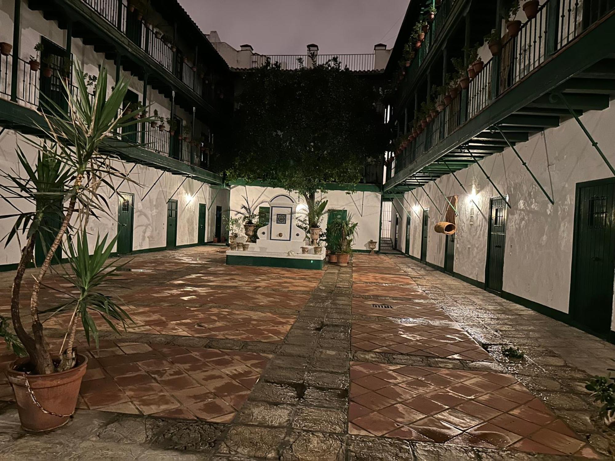 Casa Duque Compartida Familiar 1-Habitacion Con Bano Propio Севиля Екстериор снимка